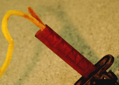 BENZINFILTER_002.jpg (89.22 KiB) 18141 mal betrachtet Mit Pfeifenreiniger und Pressluft gehen die Brocken raus.