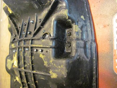 gefügt von Seite.JPG (57.54 KiB) 7380 mal betrachtet Als Lot dienen kleine Streifen vom herausgetrennten Stück.