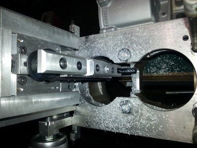 20160319_190415.jpg (164 KiB) 9828 mal betrachtet Fräsen des Gehäuseoberteils