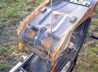 PICT2577.JPG (280.54 KiB) 7632 mal betrachtet Die Basis ist am bröckeln