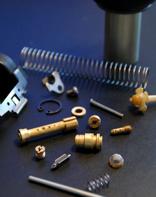 NachReinigung1.jpg (138.94 KiB) 19212 mal betrachtet Wohl dem, der noch den Vergaserreiniger von Yamaha in seinem Besitz hat.